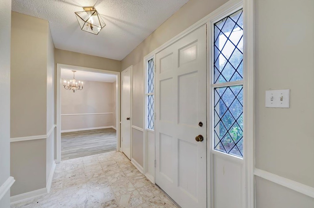 10710 Clear Cove Ln, Houston TX  77041-8704 exterior