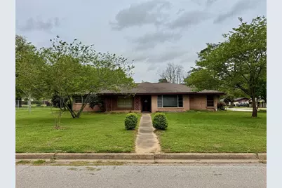 1207 E Redbud, Crockett, TX 75835 - Photo 1