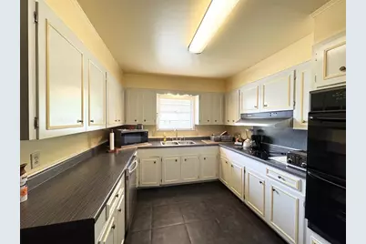 1207 E Redbud, Crockett, TX 75835 - Photo 9