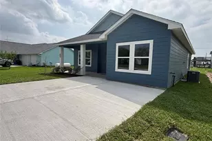 837 Swallow Dr, Palacios, TX 77465 - Photo 3