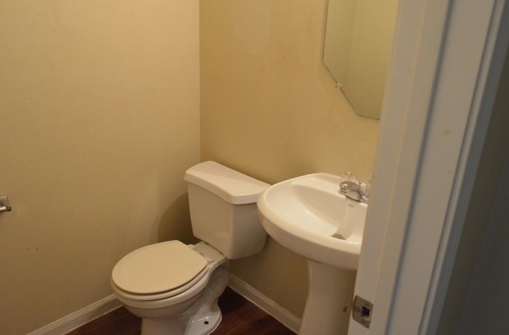 834 Sun Pr Dr, Houston TX  77090-5348 exterior