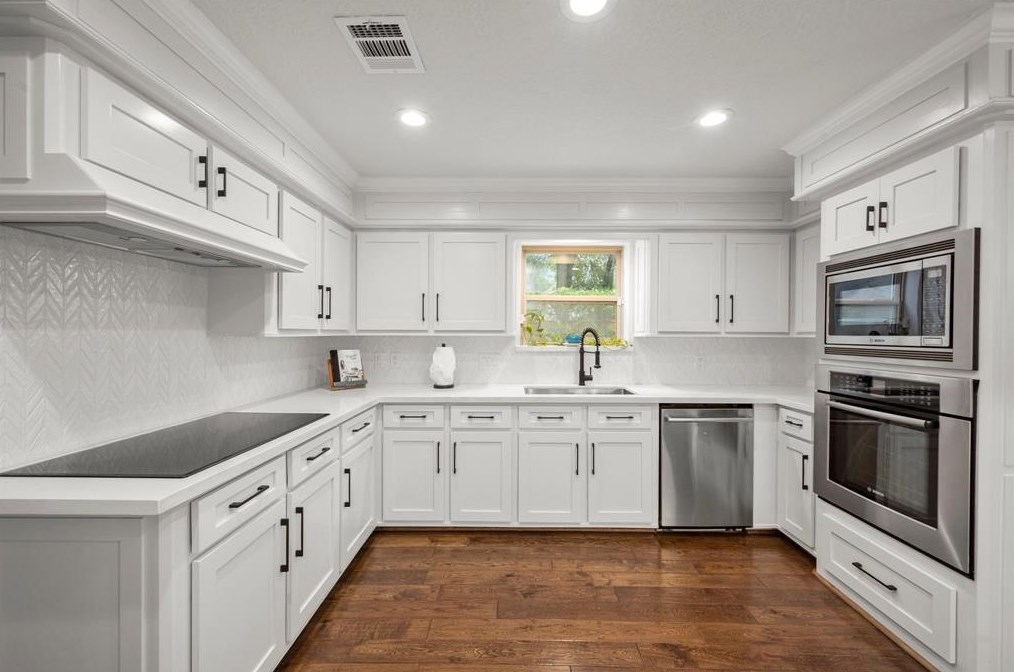 14702 Cedar Pt Dr, Houston TX  77070-2351 exterior