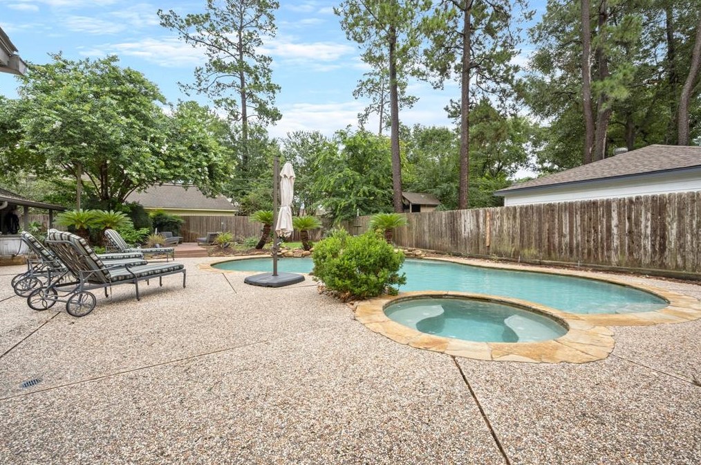 14702 Cedar Pt Dr, Houston TX  77070-2351 exterior