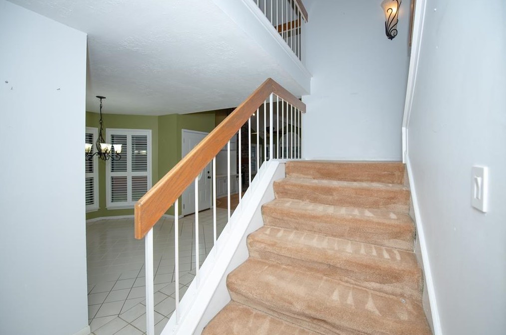 1615 Westbranch Dr, Houston TX  77072-1035 exterior