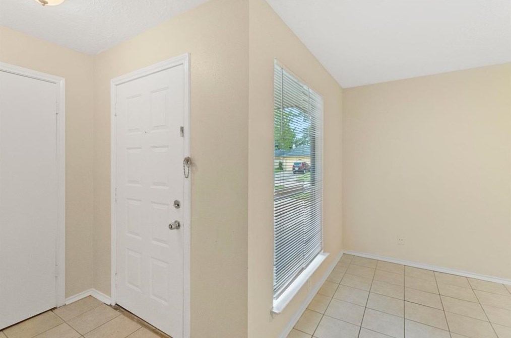 6607 Navidad Rd, Houston TX  77083-1063 exterior