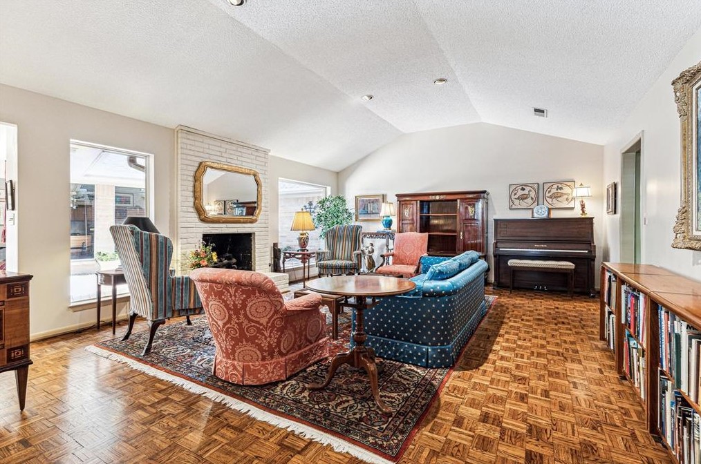 10038 Wickersham Ln, Houston TX  77027-4014 exterior