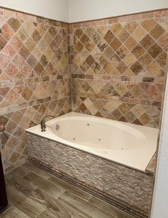 7806 12th Fairway Ln, Humble, TX 77346