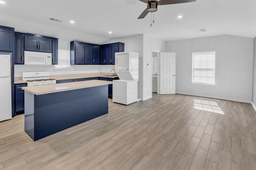 6745 Alpine Dr, Houston TX  77061-2603 exterior