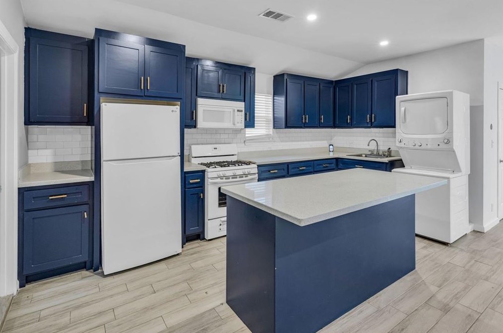 6745 Alpine Dr, Houston TX  77061-2603 exterior