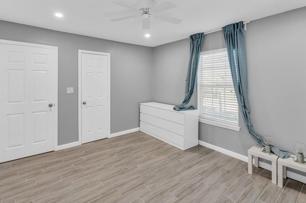 6745 Alpine Dr, Houston TX  77061-2603 exterior