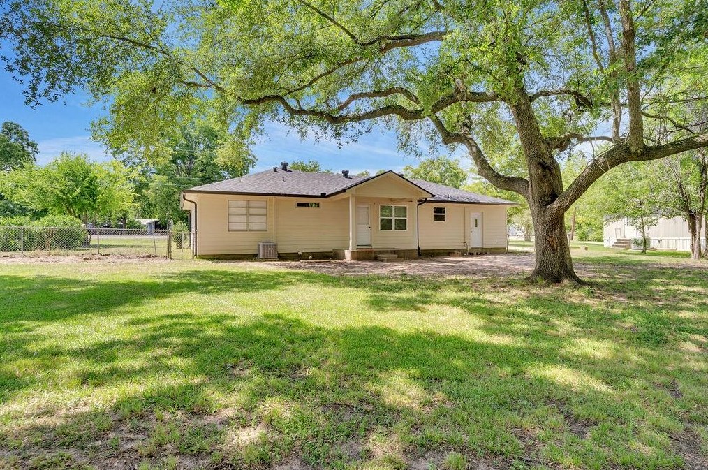 555 Fm 1375 Rd, New Waverly TX 77358-3513 exterior