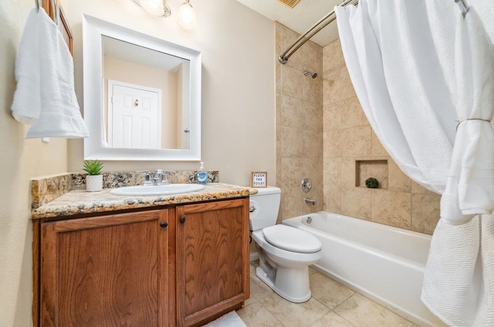 17226 Shadow Ledge Dr, Houston TX  77095-7178 exterior