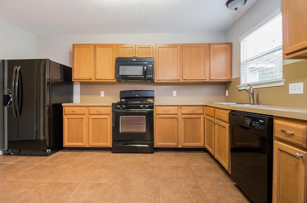 1918 Emerald Pathway Dr, Spring TX 77388-7513 exterior