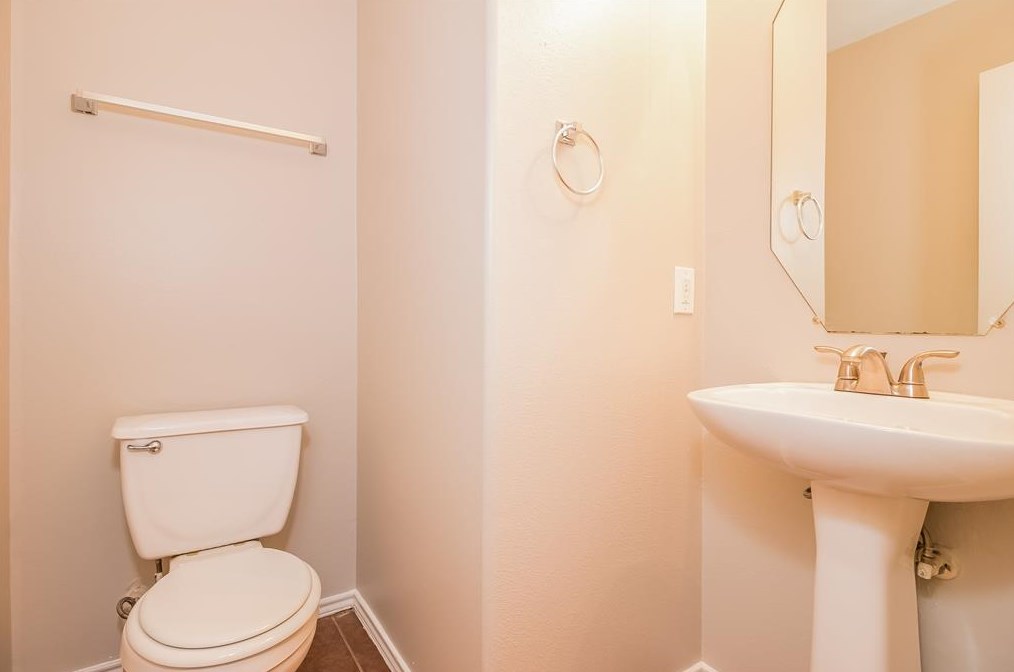 1918 Emerald Pathway Dr, Spring TX 77388-7513 exterior