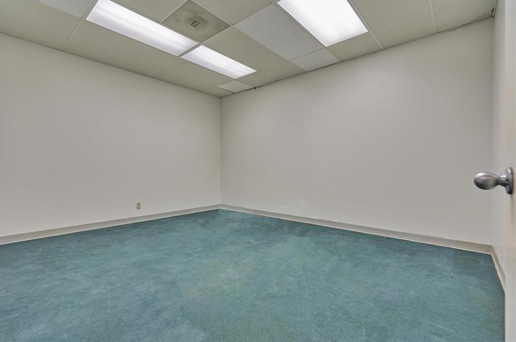 9103 Shl Crk Dr, Houston TX  77064-1617 exterior