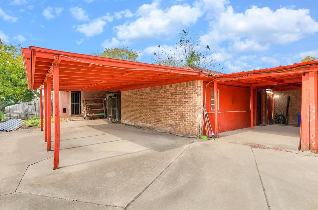 9103 Shl Crk Dr, Houston TX  77064-1617 exterior