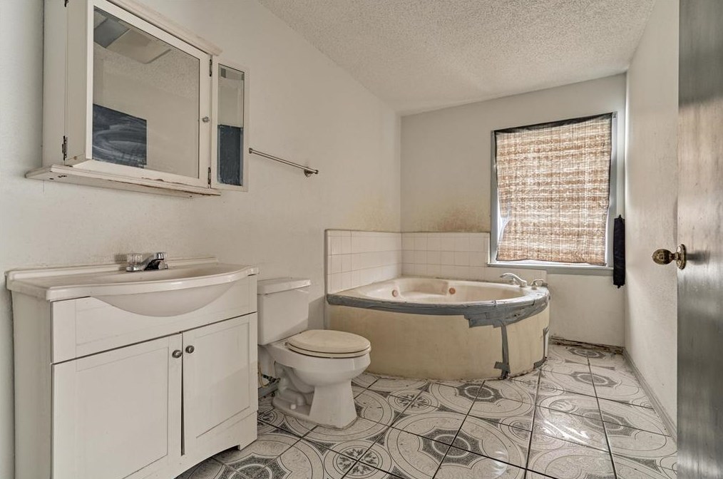 9103 Shl Crk Dr, Houston TX  77064-1617 exterior