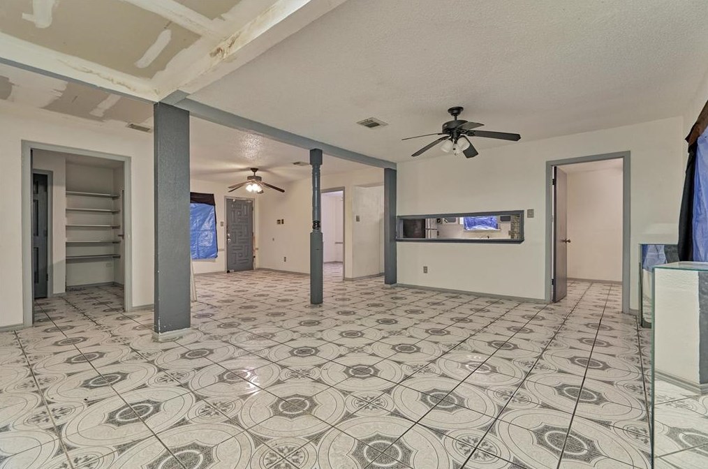 9103 Shl Crk Dr, Houston TX  77064-1617 exterior
