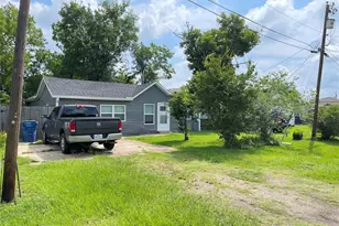 103 Prewitt Ln, West Columbia, TX 77486 - Photo 1