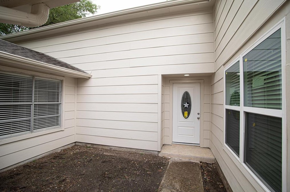 14931 Wainsfield Ln, Channelview TX  77530-2015 exterior