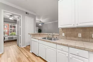 2400 McCue Rd, Houston, TX 77056 - Photo 11