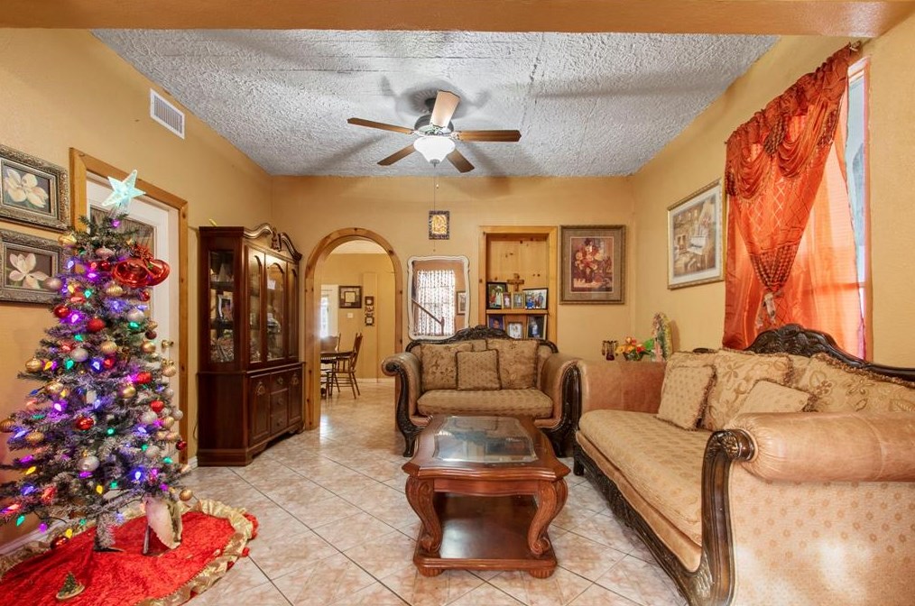 13915 Brownsville St, Houston TX  77015-4112 exterior