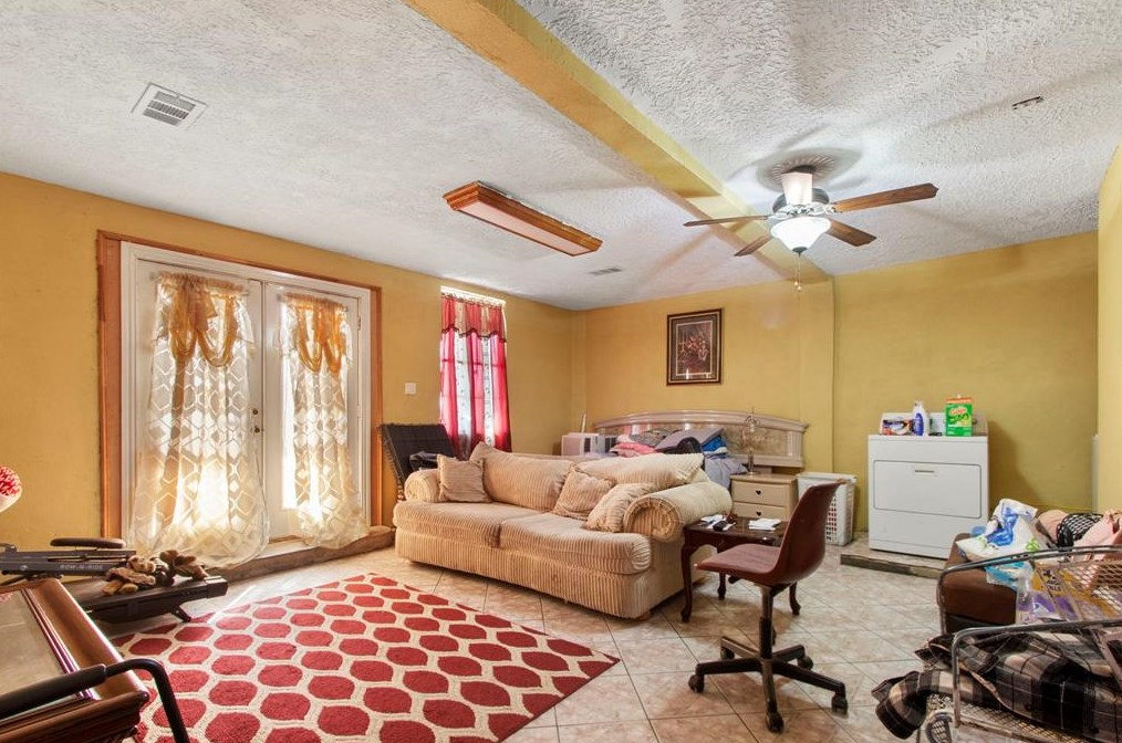 13915 Brownsville St, Houston TX  77015-4112 exterior