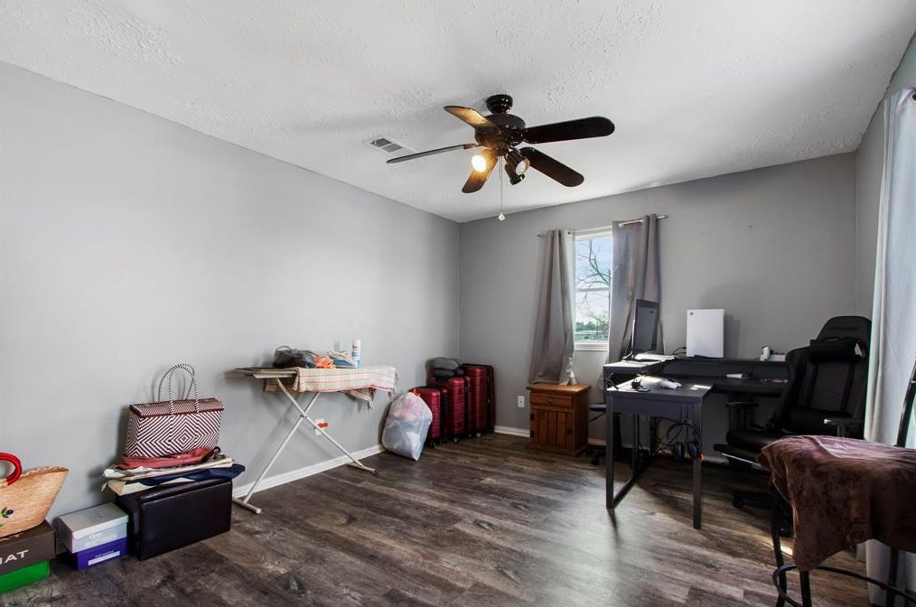 13915 Brownsville St, Houston TX  77015-4112 exterior