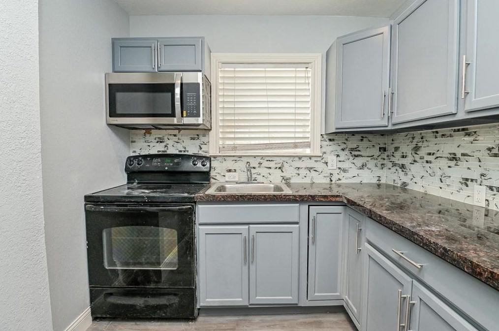 1803 Eastwood St, Houston TX  77023-3509 exterior