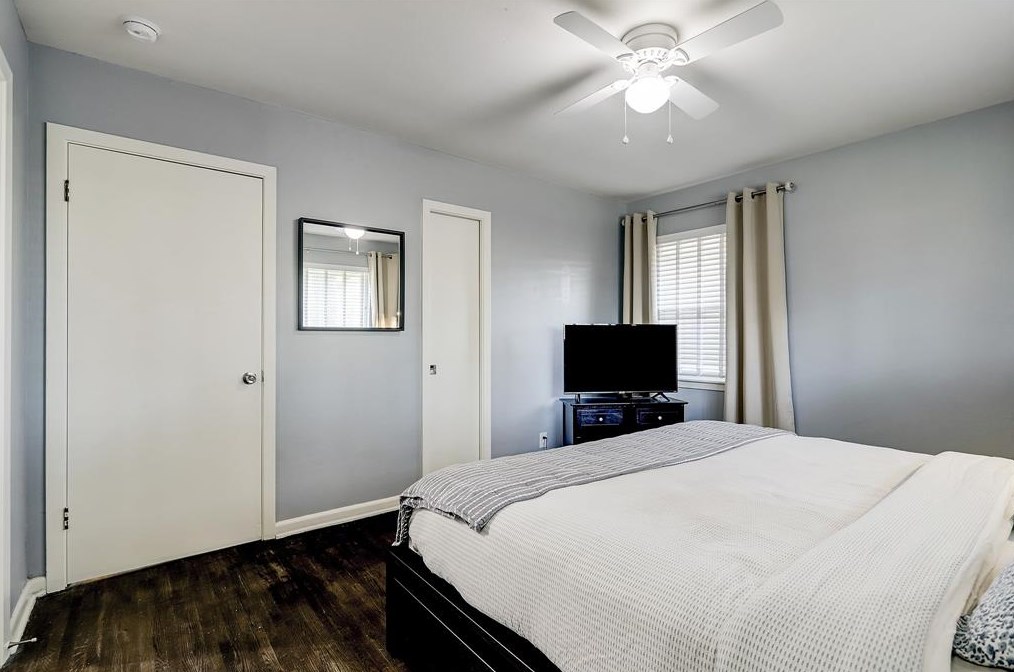 8923 Blankenship Dr, Houston TX  77080-3002 exterior