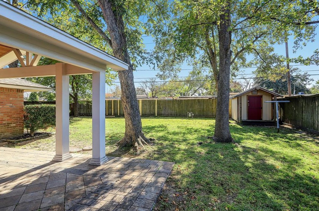 8923 Blankenship Dr, Houston TX  77080-3002 exterior