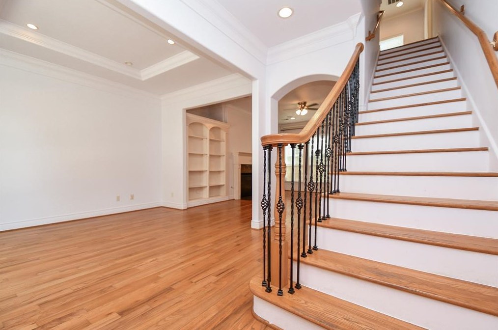 5640 Winsome Ln, Houston TX  77057-5730 exterior