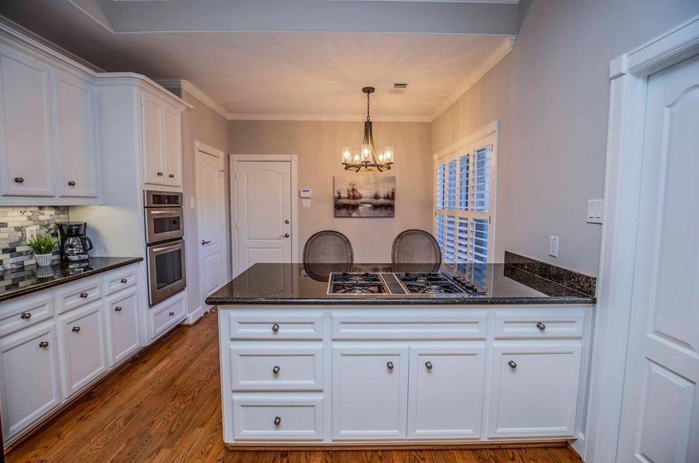 1609 Mcduffie, Houston TX  77019-5311 exterior