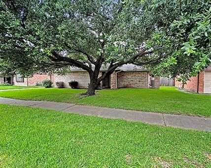 12202 Creekhurst Dr, Houston TX  77099-3114 exterior