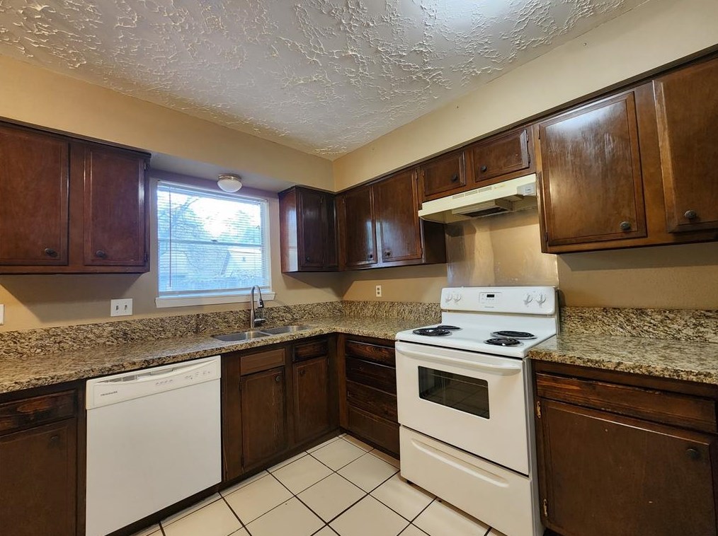 4423 Sloangate Dr, Spring TX  77373-9300 exterior
