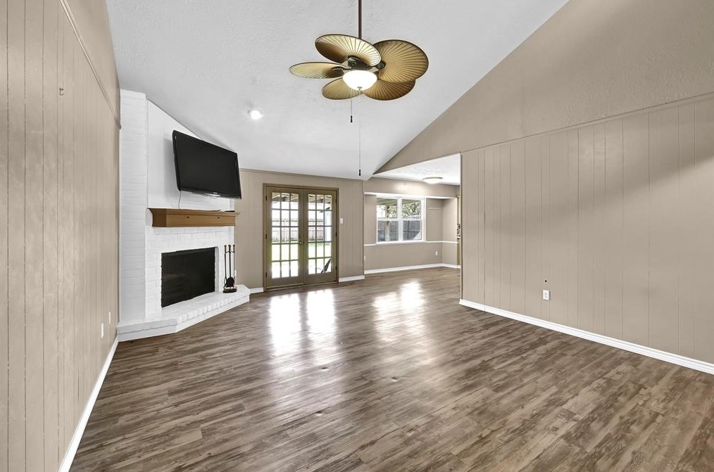 9942 Pinehurst St, Baytown TX  77521-5036 exterior
