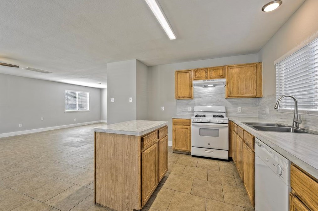 1210 Verde Trl Dr, Houston TX 77073-1853 exterior