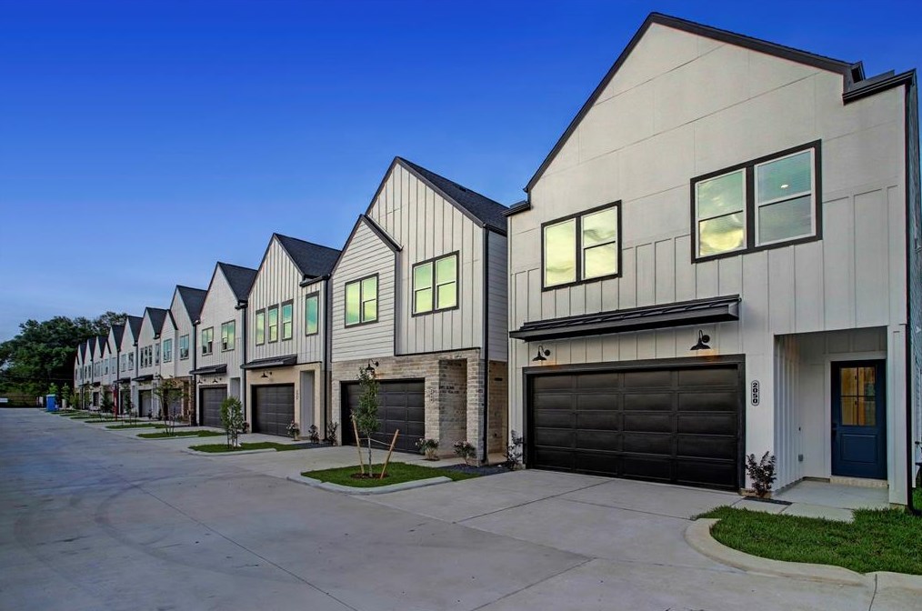 2040 Tidwell Rd, Houston TX  77091-2252 exterior