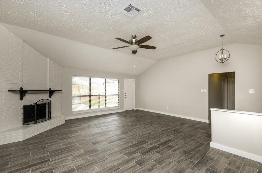 4403 Pawnee St, Baytown TX  77521-8582 exterior
