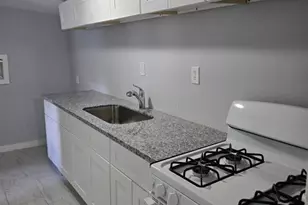 5906 Hillsboro St, Houston, TX 77020 - Photo 9