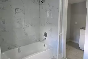 5906 Hillsboro St, Houston, TX 77020 - Photo 11