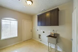 2609 Lawrence St, Houston, TX 77008 - Photo 9