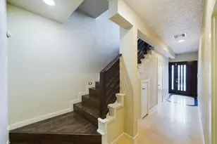 2609 Lawrence St, Houston, TX 77008 - Photo 3