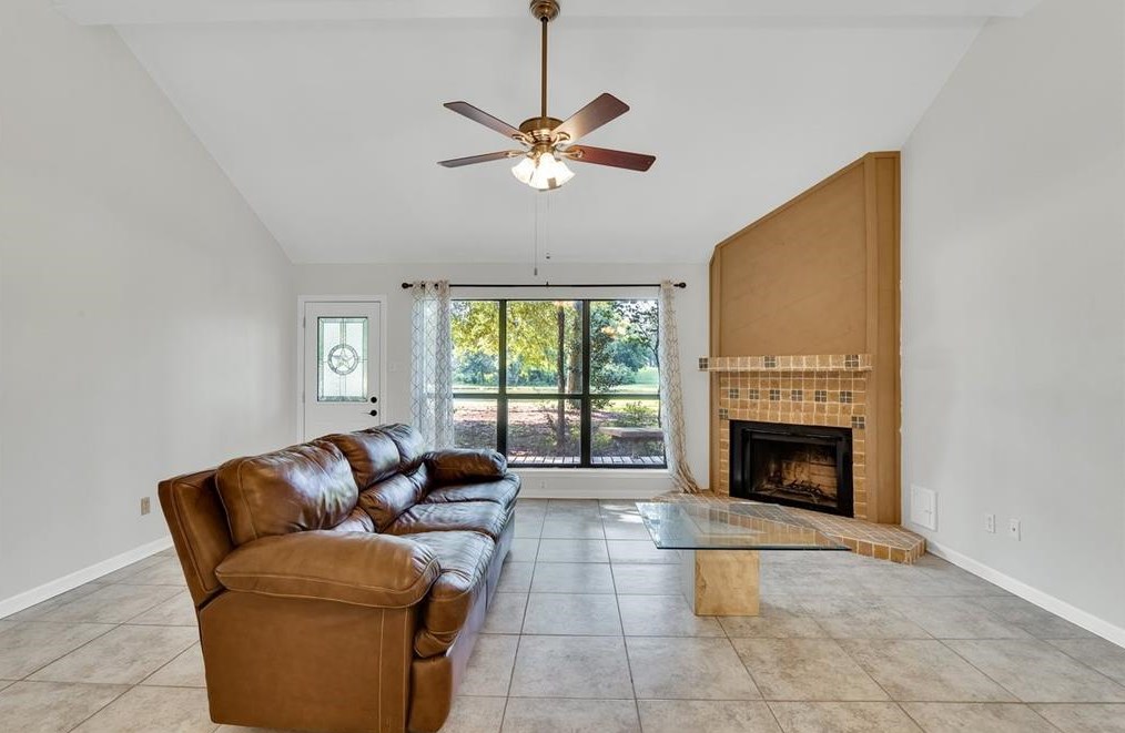 14 Timber Top Dr, Spring TX  77380-1445 exterior