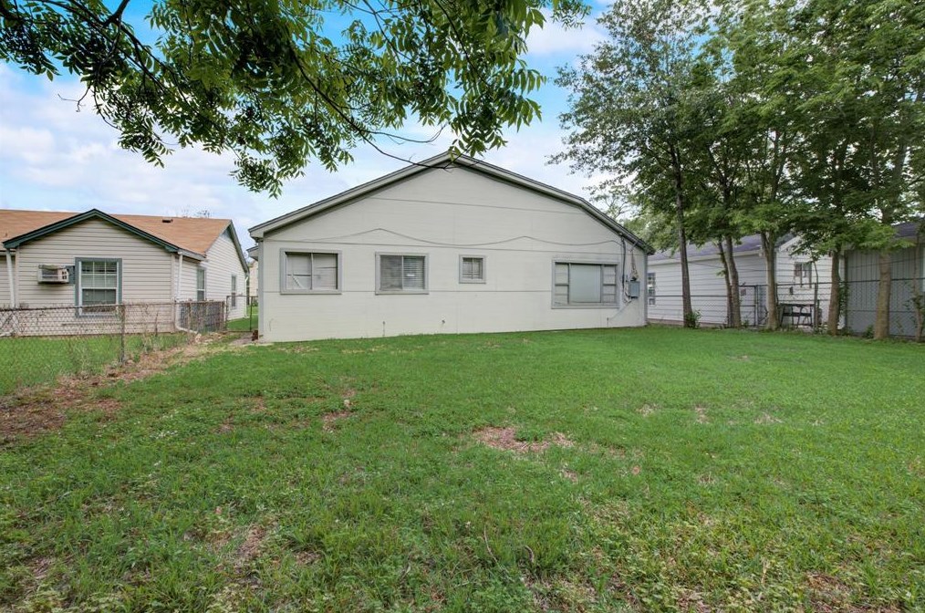 3548 Ruth St, Houston TX  77004-4941 exterior