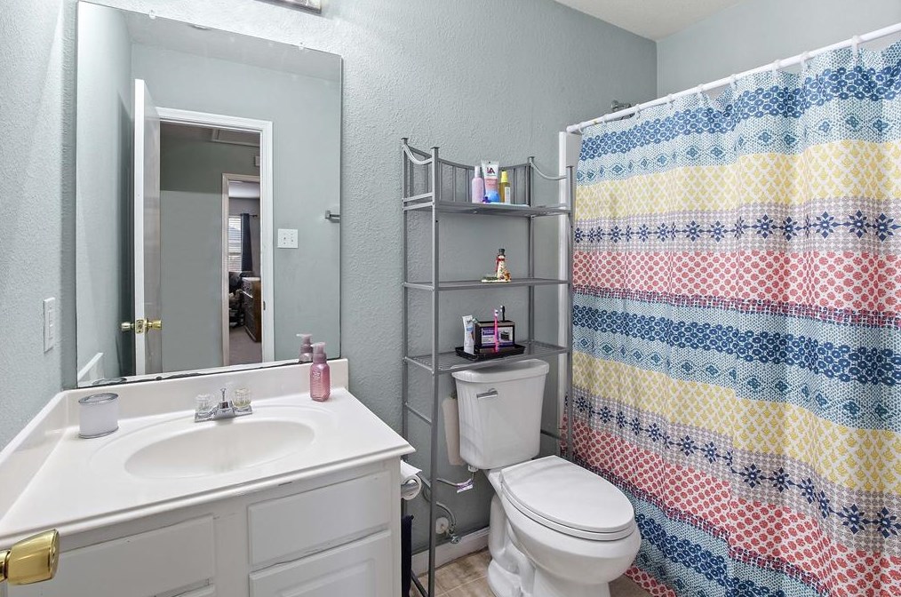 10330 Cades Crk Ct, Houston TX  77089-5916 exterior