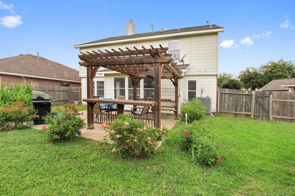10330 Cades Crk Ct, Houston TX  77089-5916 exterior