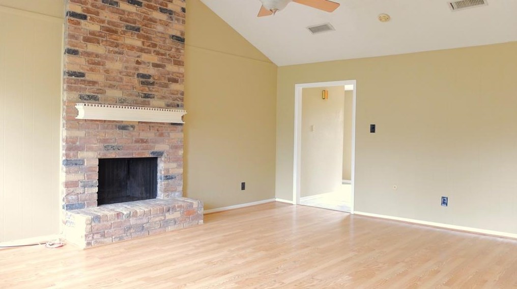 10418 Norton Dr, Houston TX  77043-2127 exterior