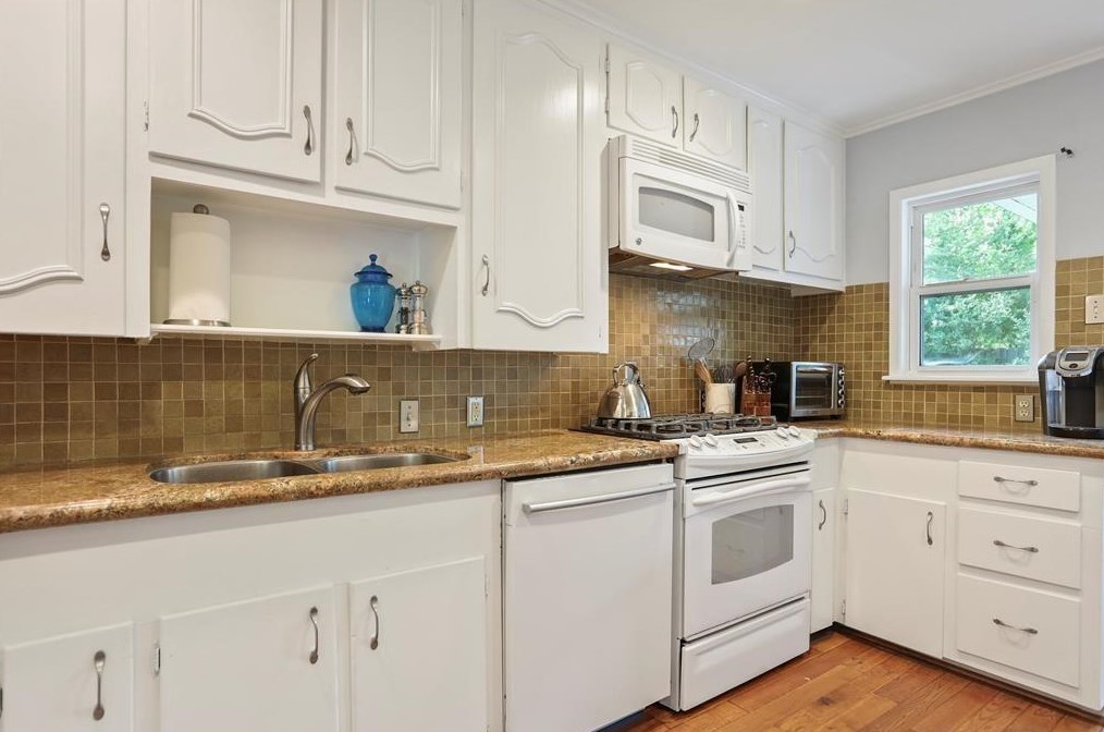 1517 Ronson Rd, Houston TX  77055-3219 exterior