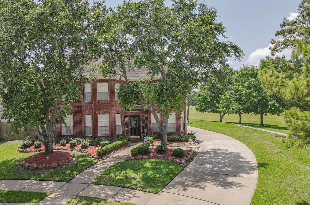 3102 Mossy Elm Ct, Houston TX 77059-3227 exterior